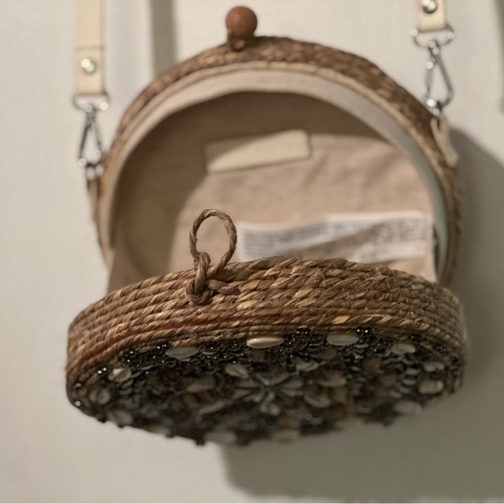 Handcrafted Shell-Embellished Round Bag - Picture 4 of 6